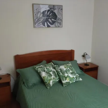 Maison Saint Sauveur In 2 *
